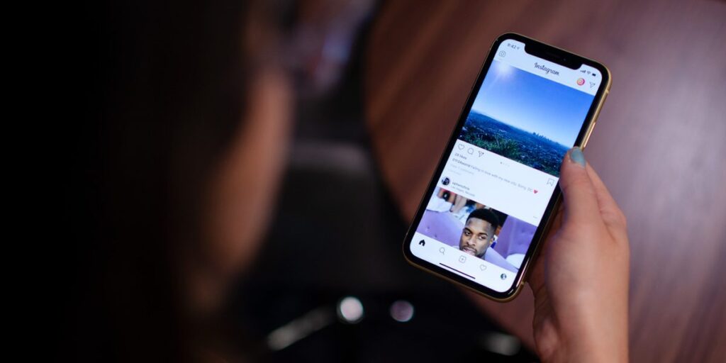 anuncios de instagram en un movil