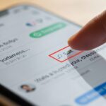Smartphone Instagram chat dedo tocando editar mensaje