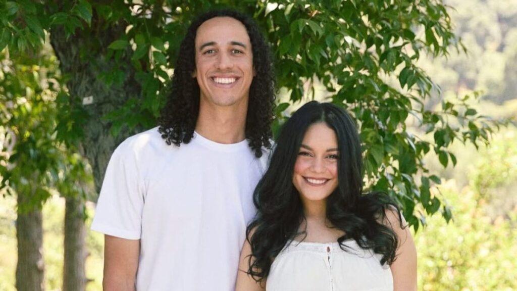 Vanessa Hudgens junto a su marido Cole Tucker